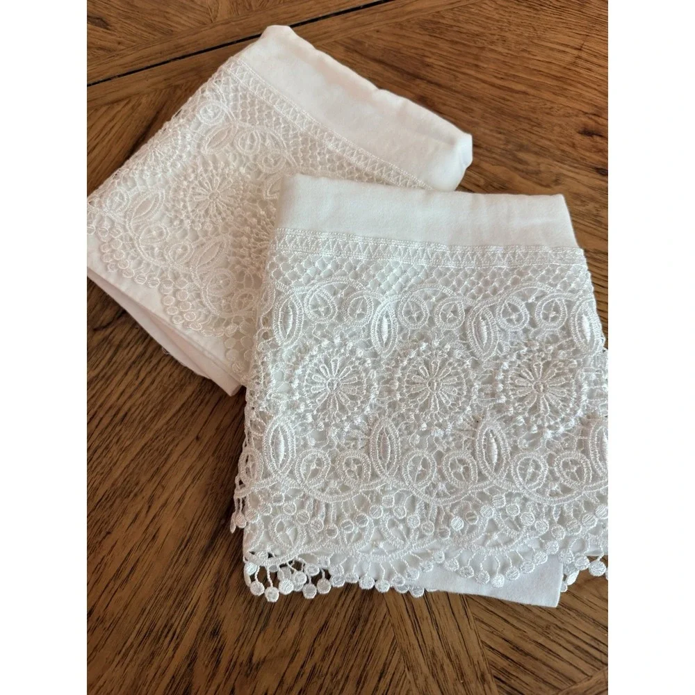 Set of 2 White Cotton Standard Pillowcases Wide Floral Lace Trim Cottage